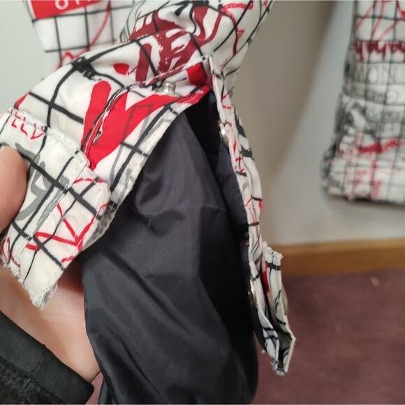 Burton Boys' Snow/Ski Pants in Red/White Name tag Graffiti Print Size XL - Picture 4 of 10